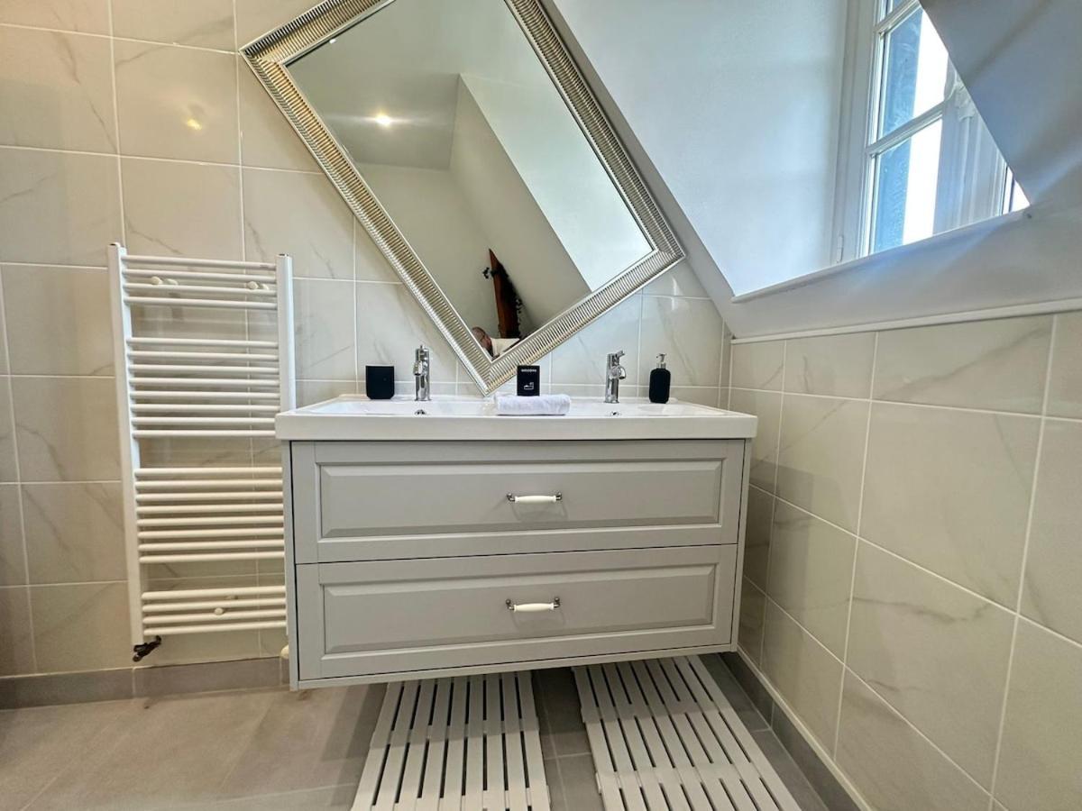 S Bayleved'Air Duplex Vue Chateau, Balneo Et Sauna Sedan Bagian luar foto
