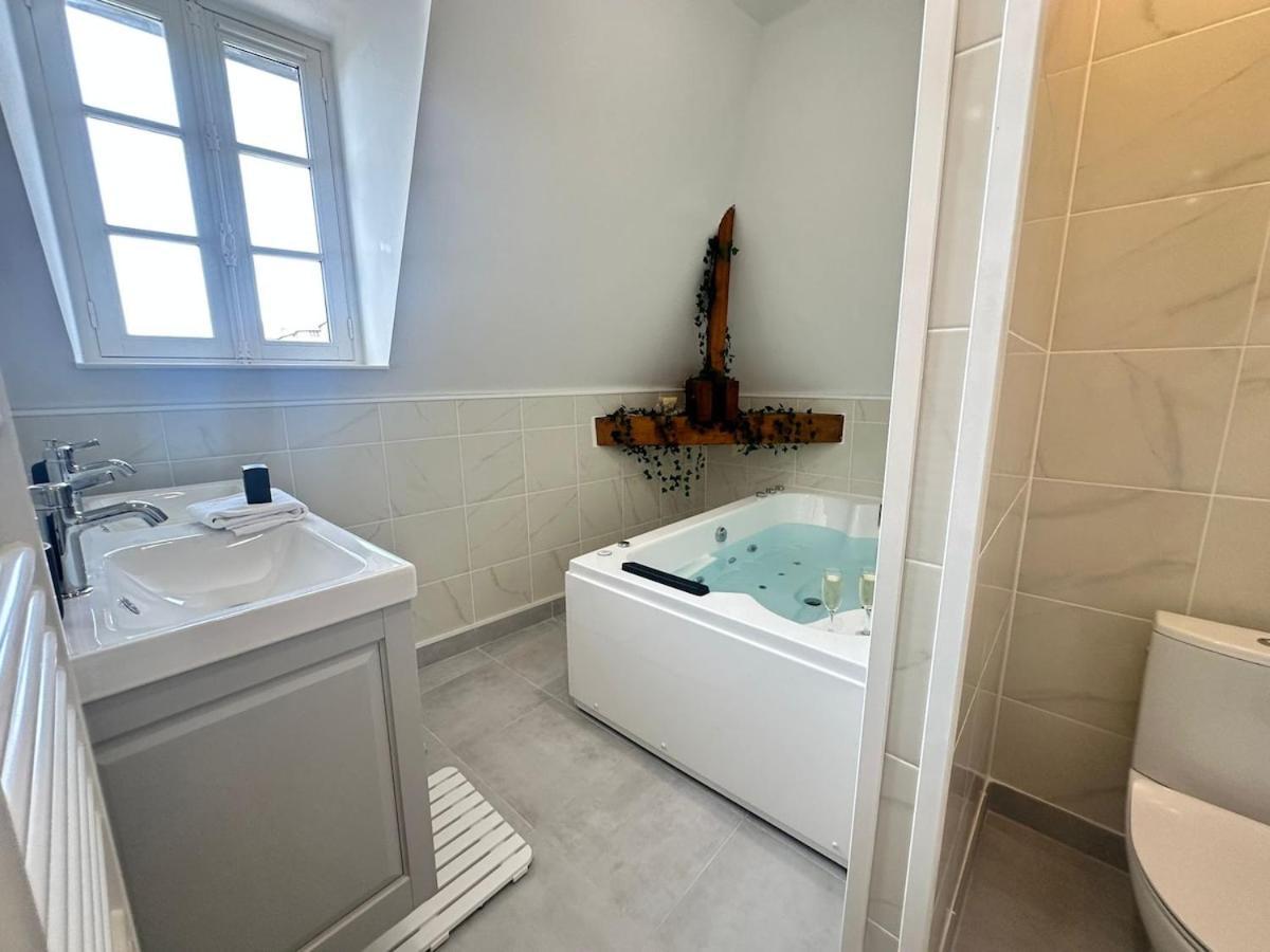 S Bayleved'Air Duplex Vue Chateau, Balneo Et Sauna Sedan Bagian luar foto